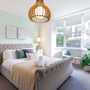  Apartment Chic 4 Bed By Station